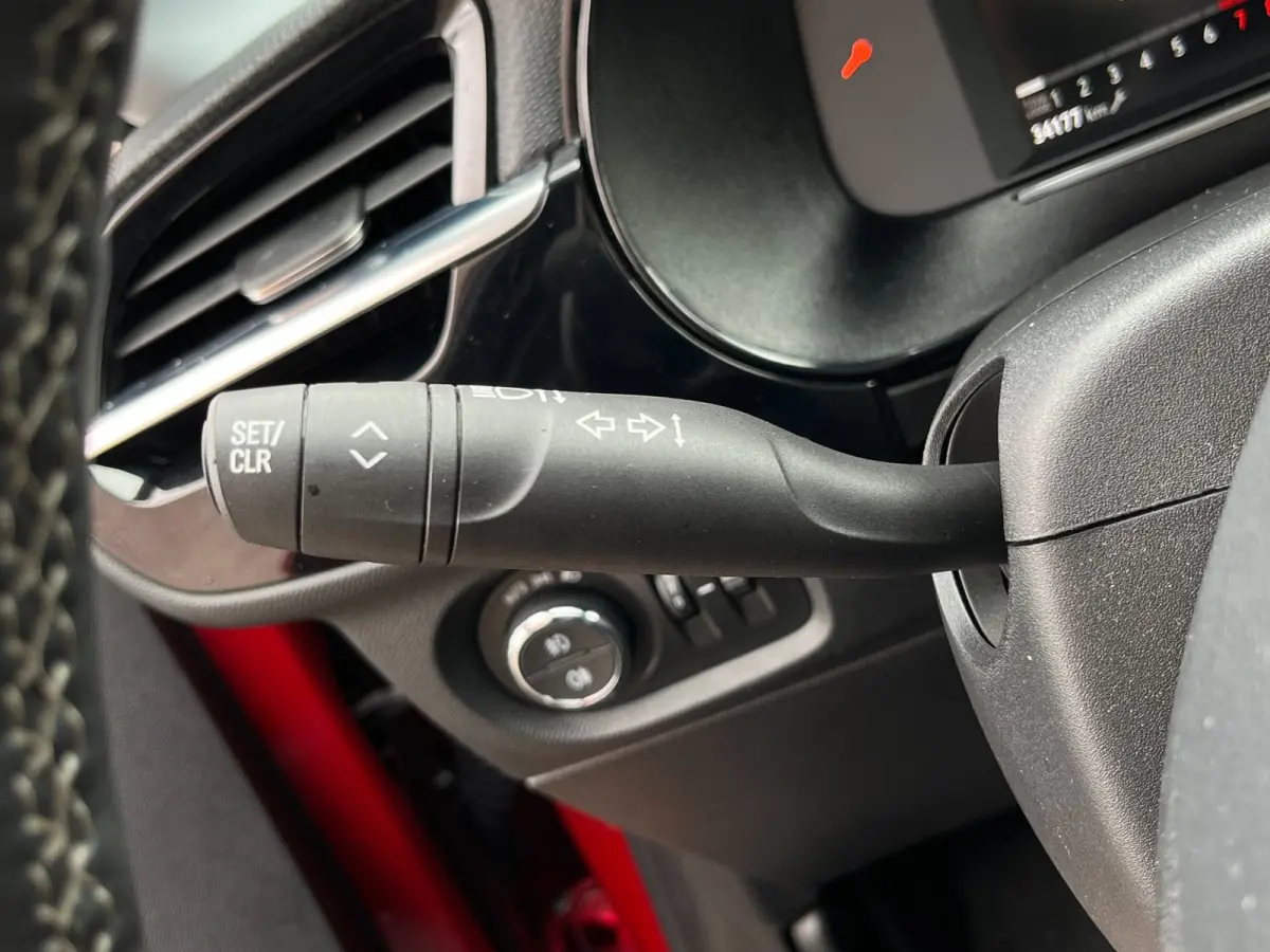 1.2 Ultimate CAMERA / CARPLAY / PDC V+A / STOEL & STUURVERWARMING / TWO-TONE / CRUISE CONTROL