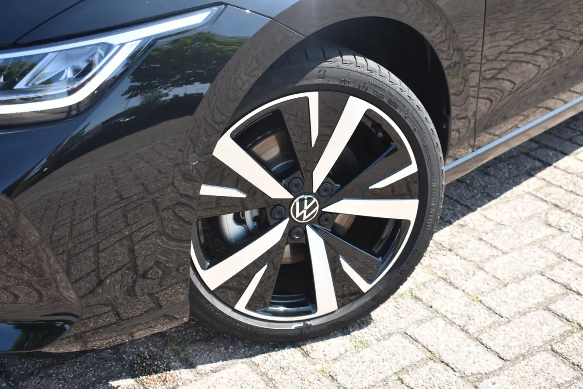 1.5 eHybrid 204PK DSG-6 Life Edition | PANORAMADAK | NAVI BY APP | CAMERA | 18 INCH | ADAPT. CRUISE | STOELVERW.