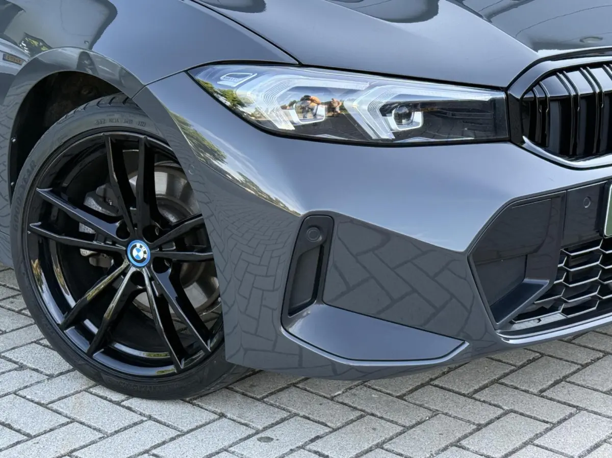 320e xDrive M-Sport|ACC|Pano|Head Up|Trekhaak|19''