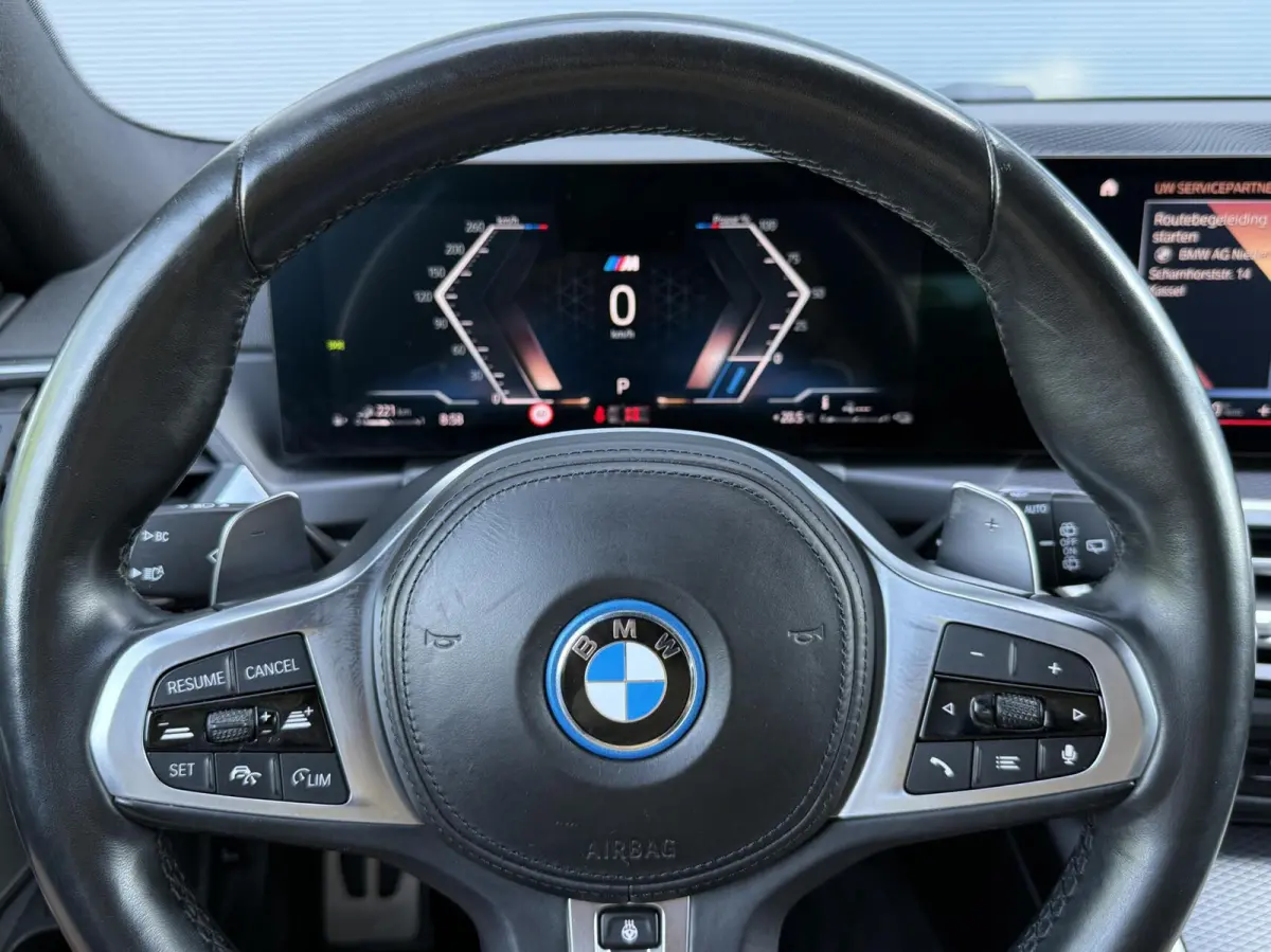320e xDrive M-Sport|ACC|Pano|Head Up|Trekhaak|19''