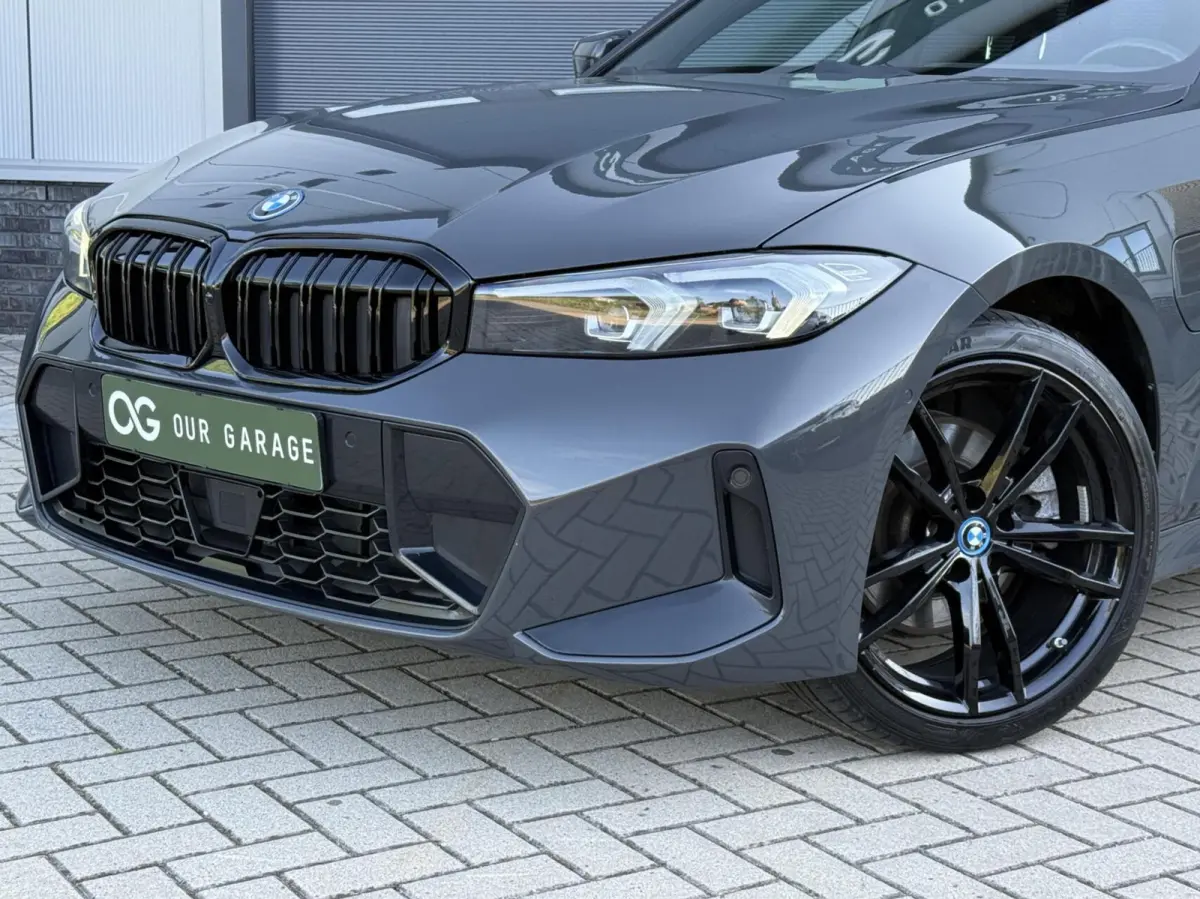 320e xDrive M-Sport|ACC|Pano|Head Up|Trekhaak|19''