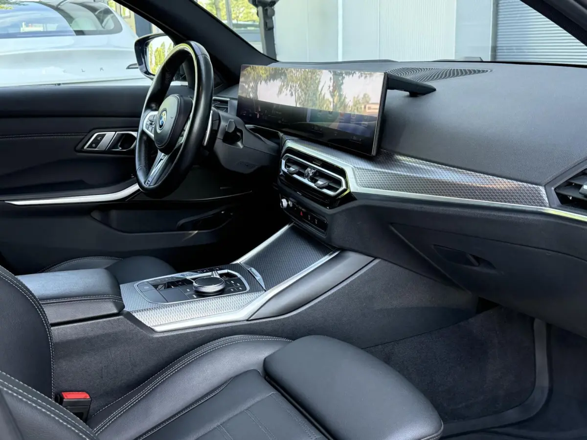 320e xDrive M-Sport|ACC|Pano|Head Up|Trekhaak|19''
