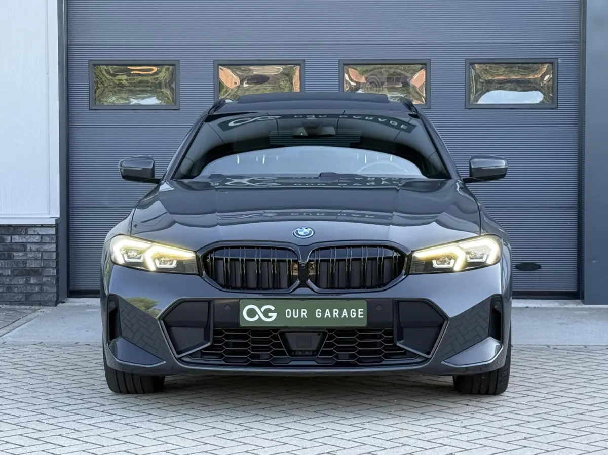 320e xDrive M-Sport|ACC|Pano|Head Up|Trekhaak|19''