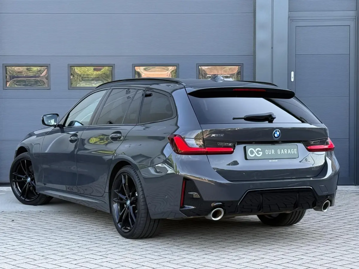 320e xDrive M-Sport|ACC|Pano|Head Up|Trekhaak|19''