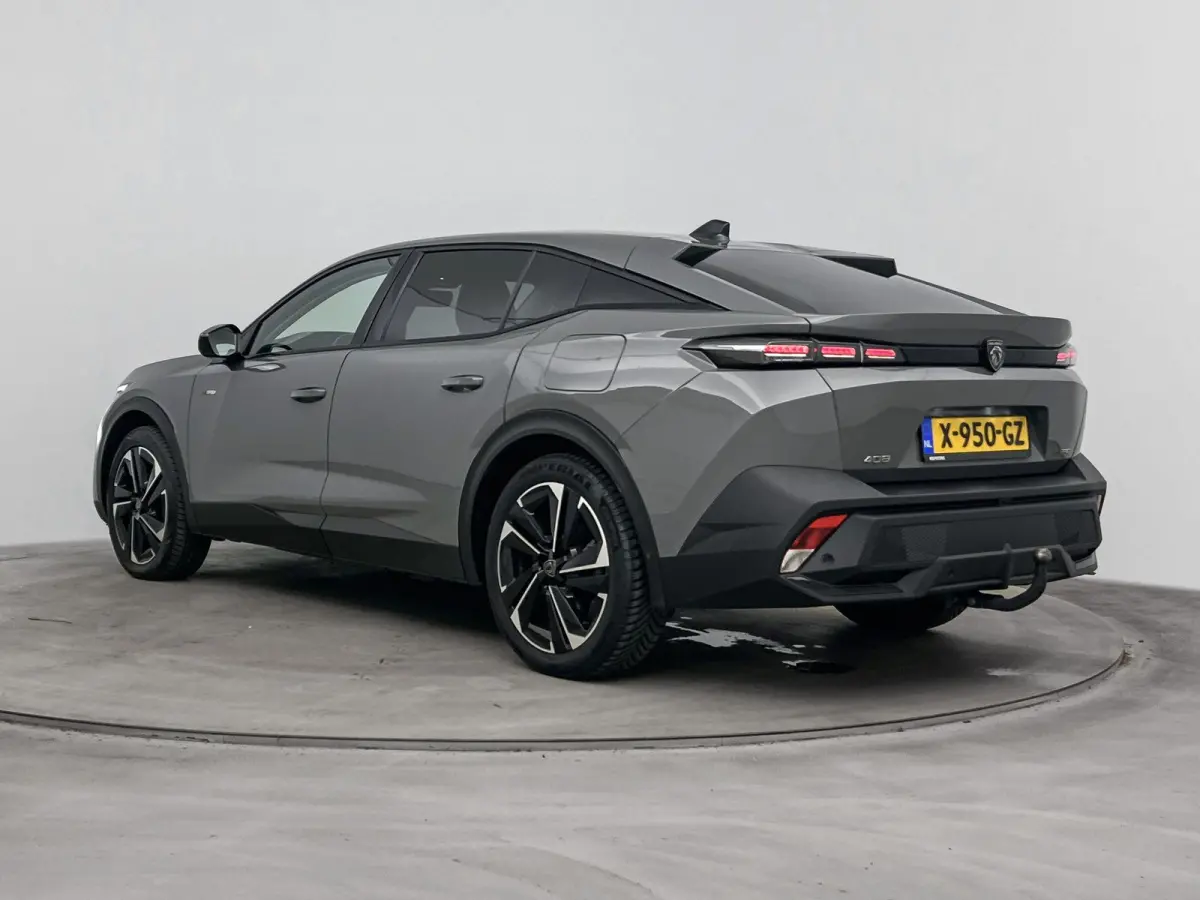 180 pk Plug-in HYbrid Allure Pack Automaat | Trekhaak | Navigatie | Camera | Carplay