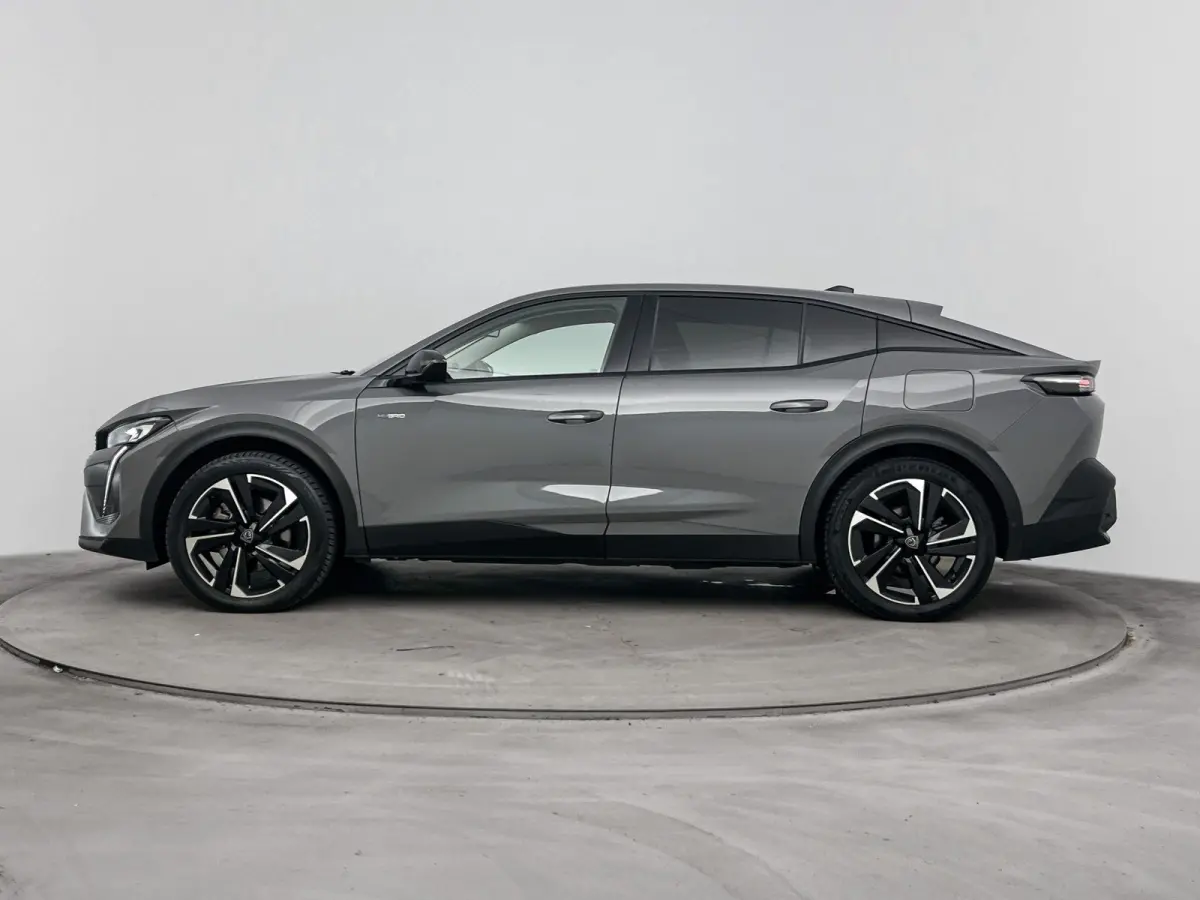180 pk Plug-in HYbrid Allure Pack Automaat | Trekhaak | Navigatie | Camera | Carplay