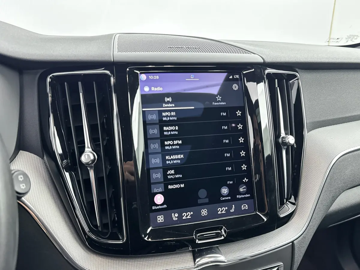 T6 Recharge R-Design | 21" | Harman Kardon | Trekhaak | Panoramadak | Elektr. verstelbare | Verwarmbare | Sportstoelen | Parkeercamera | Adaptieve Cruise | BLIS
