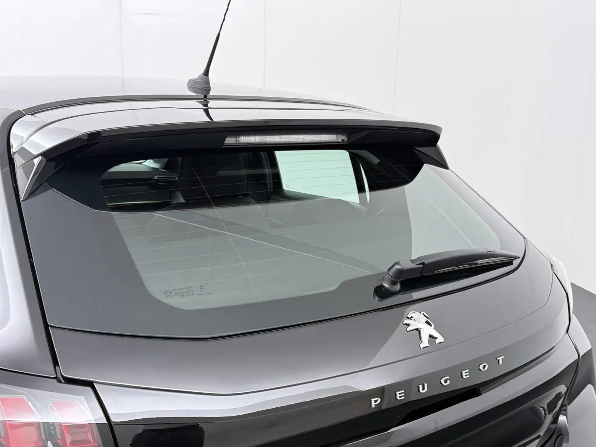 1.2 PureTech Active | CarPlay/Android Auto | Cruise Control | Metallic Lak |