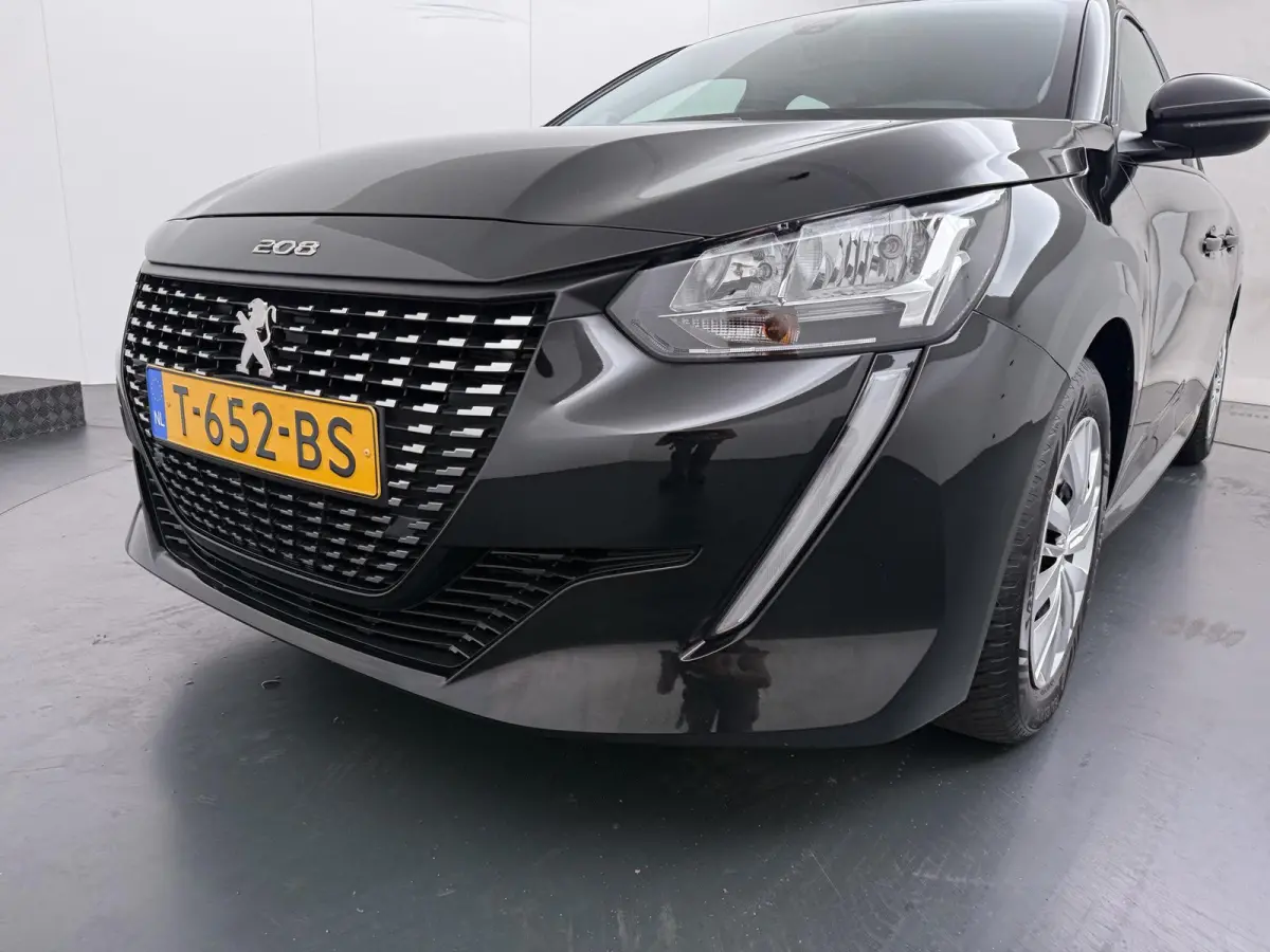 1.2 PureTech Active | CarPlay/Android Auto | Cruise Control | Metallic Lak |