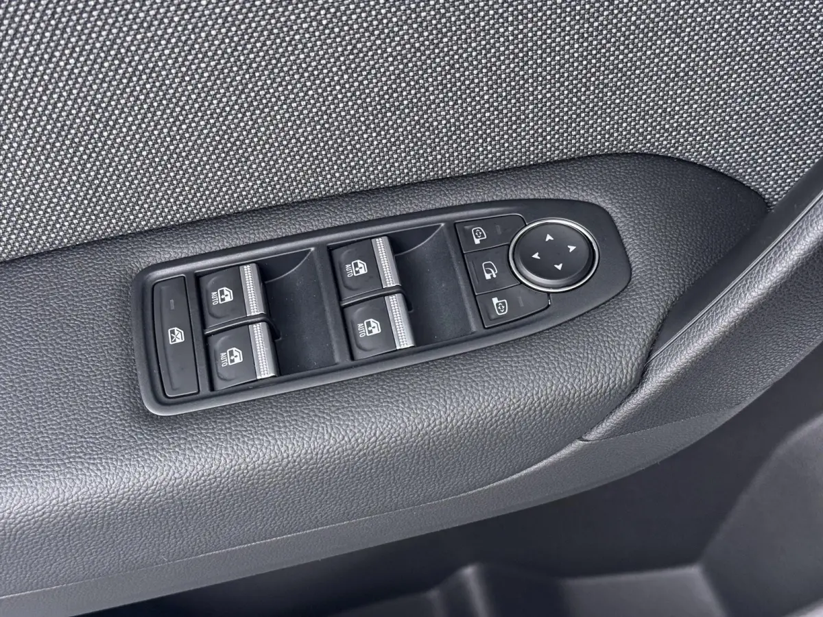 techno full hybrid E-Tech 160 | Google Navigatie | Parkeercamera | Climate Control |