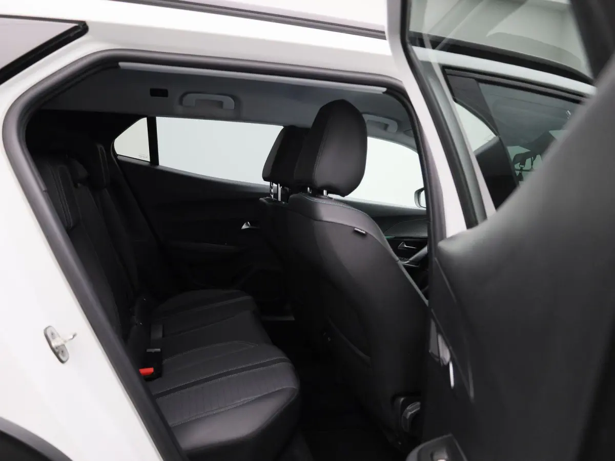 1.2 PureTech Allure | Apple Carplay / Android Auto | Parkeersensoren | Climate Control | Trekhaak |