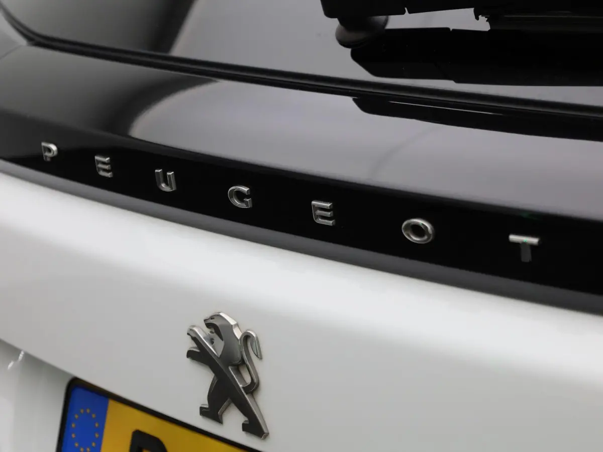 1.2 PureTech Allure | Apple Carplay / Android Auto | Parkeersensoren | Climate Control | Trekhaak |