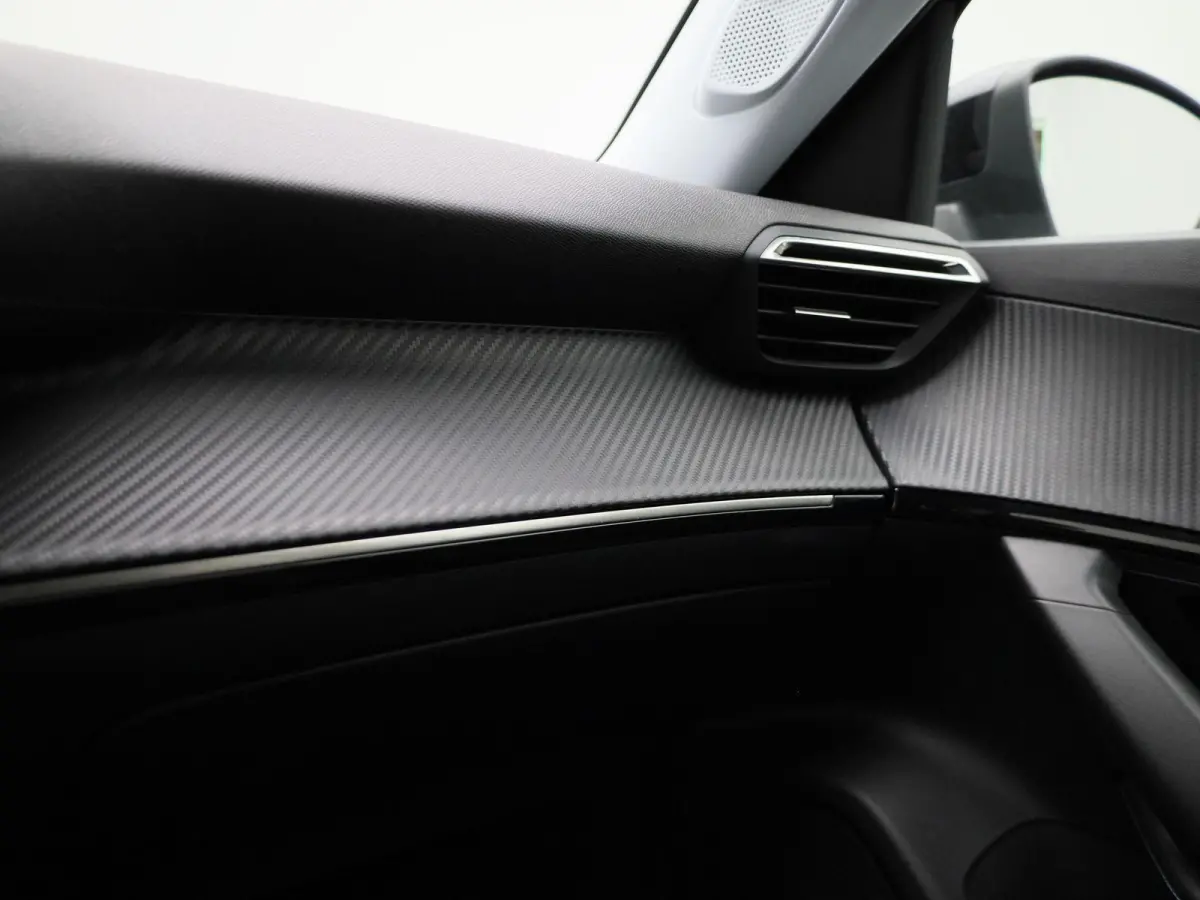 1.2 PureTech Allure | Apple Carplay / Android Auto | Parkeersensoren | Climate Control | Trekhaak |