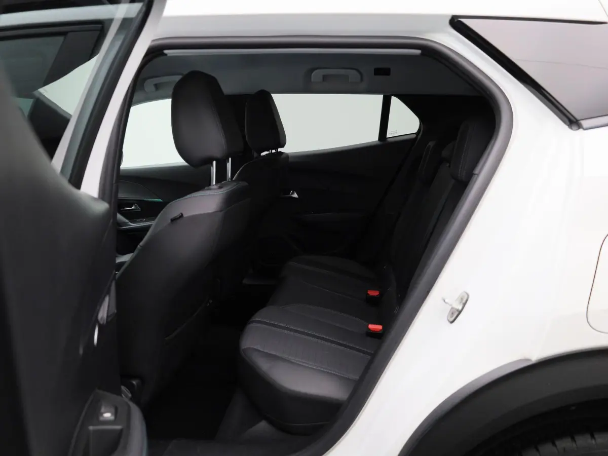 1.2 PureTech Allure | Apple Carplay / Android Auto | Parkeersensoren | Climate Control | Trekhaak |