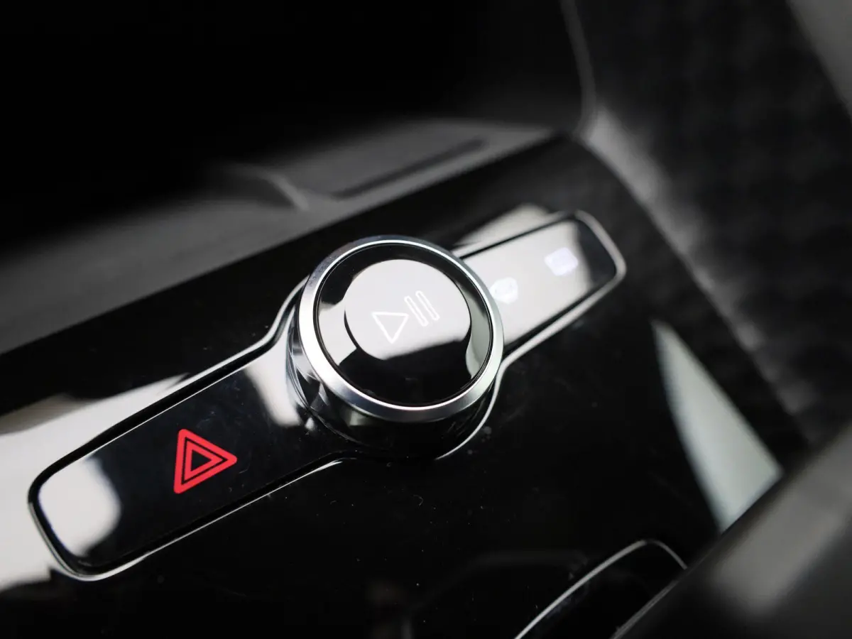 Long Range Single Motor 82 kWh | Automaat | Apple Carplay / Android Auto | Stoelverwarming | Achteruitrijcamera | Parkeersensoren | Trekhaak |