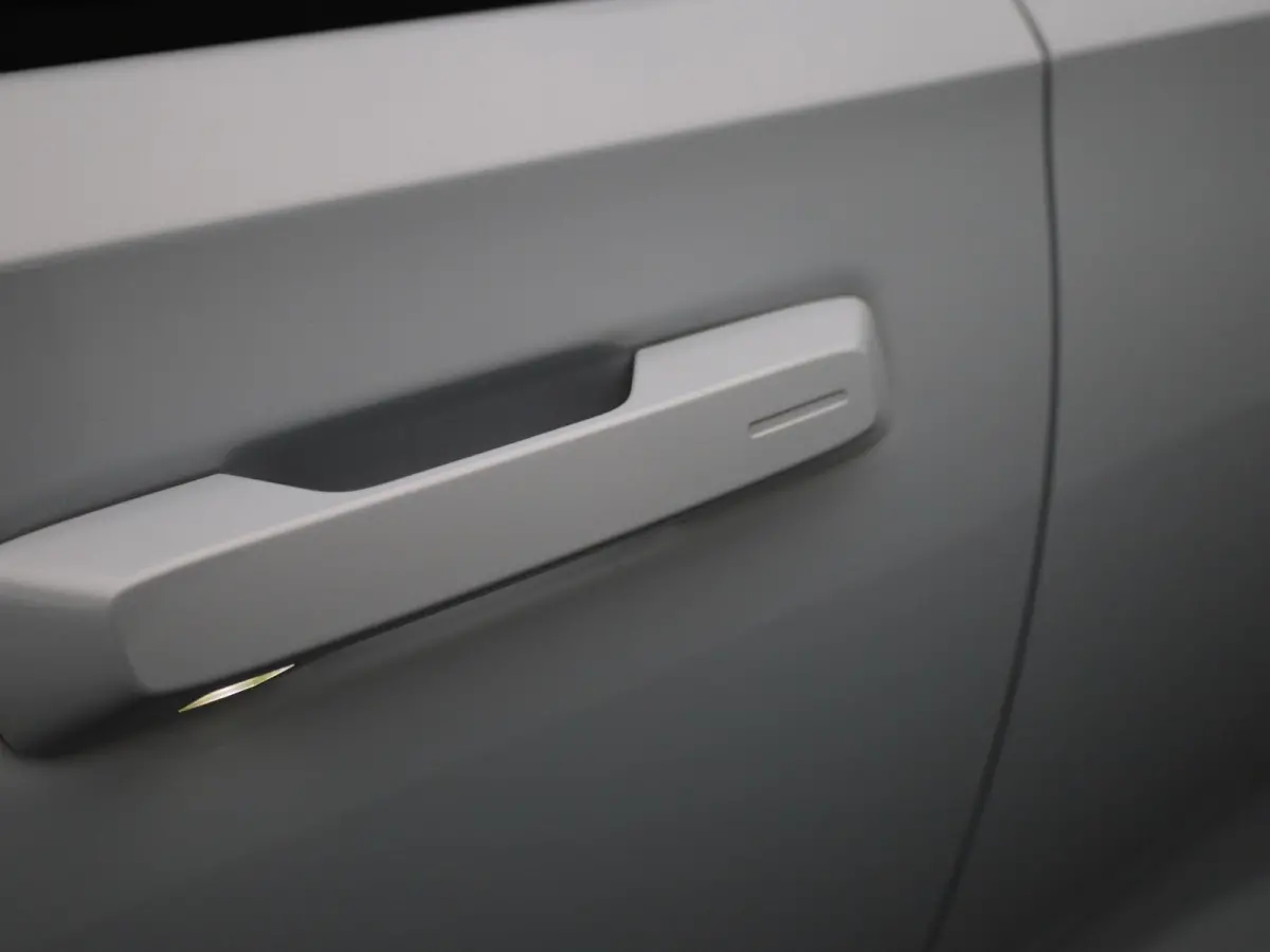 Long Range Single Motor 82 kWh | Automaat | Apple Carplay / Android Auto | Stoelverwarming | Achteruitrijcamera | Parkeersensoren | Trekhaak |