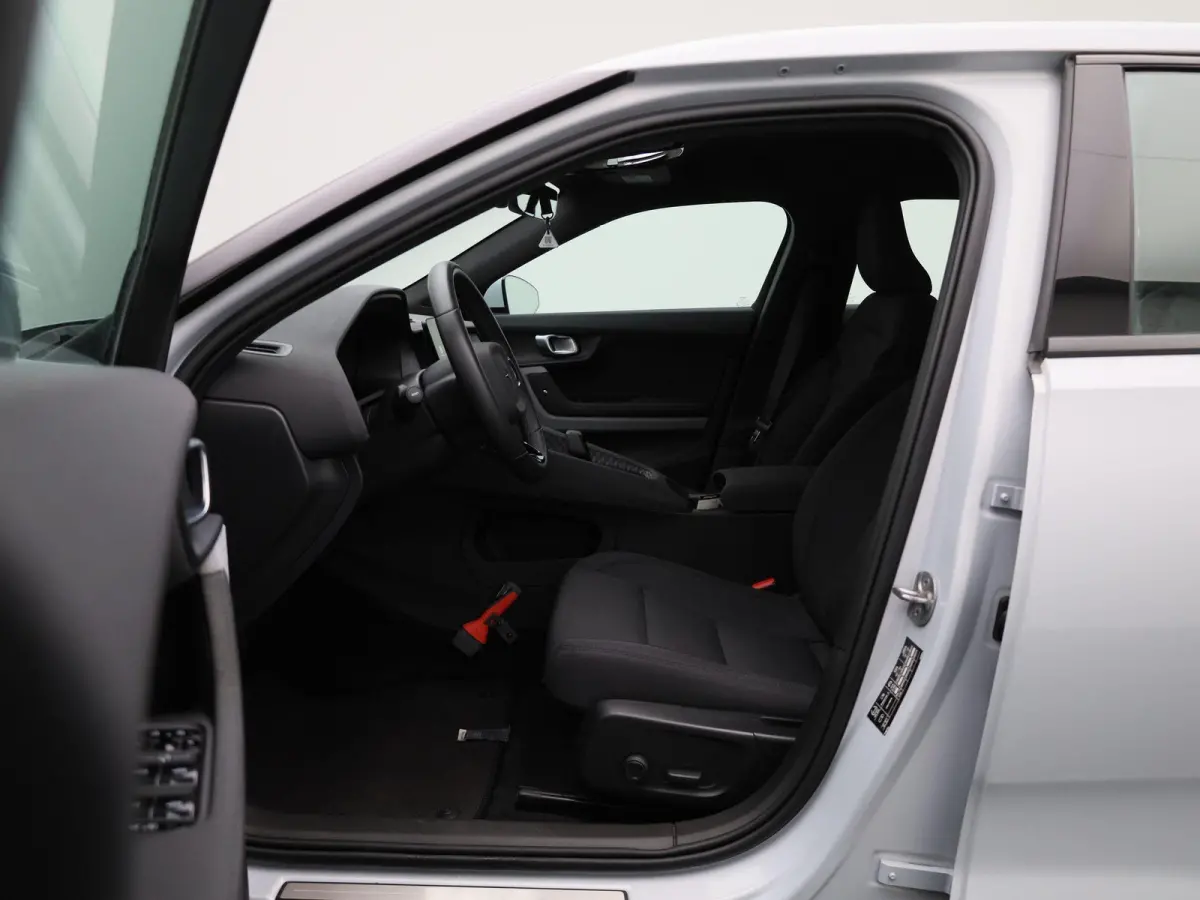 Long Range Single Motor 82 kWh | Automaat | Apple Carplay / Android Auto | Stoelverwarming | Achteruitrijcamera | Parkeersensoren | Trekhaak |