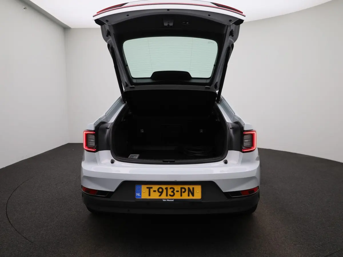 Long Range Single Motor 82 kWh | Automaat | Apple Carplay / Android Auto | Stoelverwarming | Achteruitrijcamera | Parkeersensoren | Trekhaak |