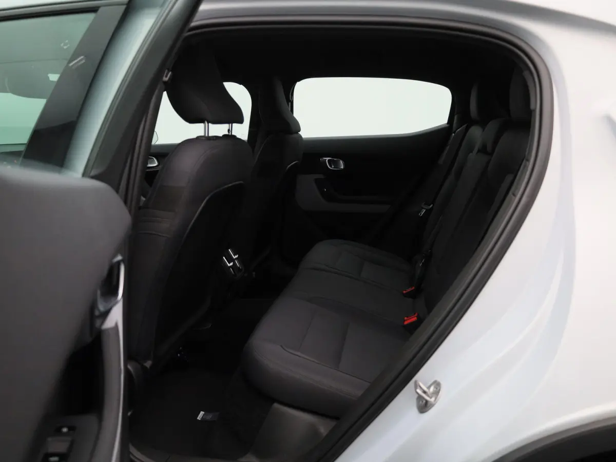 Long Range Single Motor 82 kWh | Automaat | Apple Carplay / Android Auto | Stoelverwarming | Achteruitrijcamera | Parkeersensoren | Trekhaak |