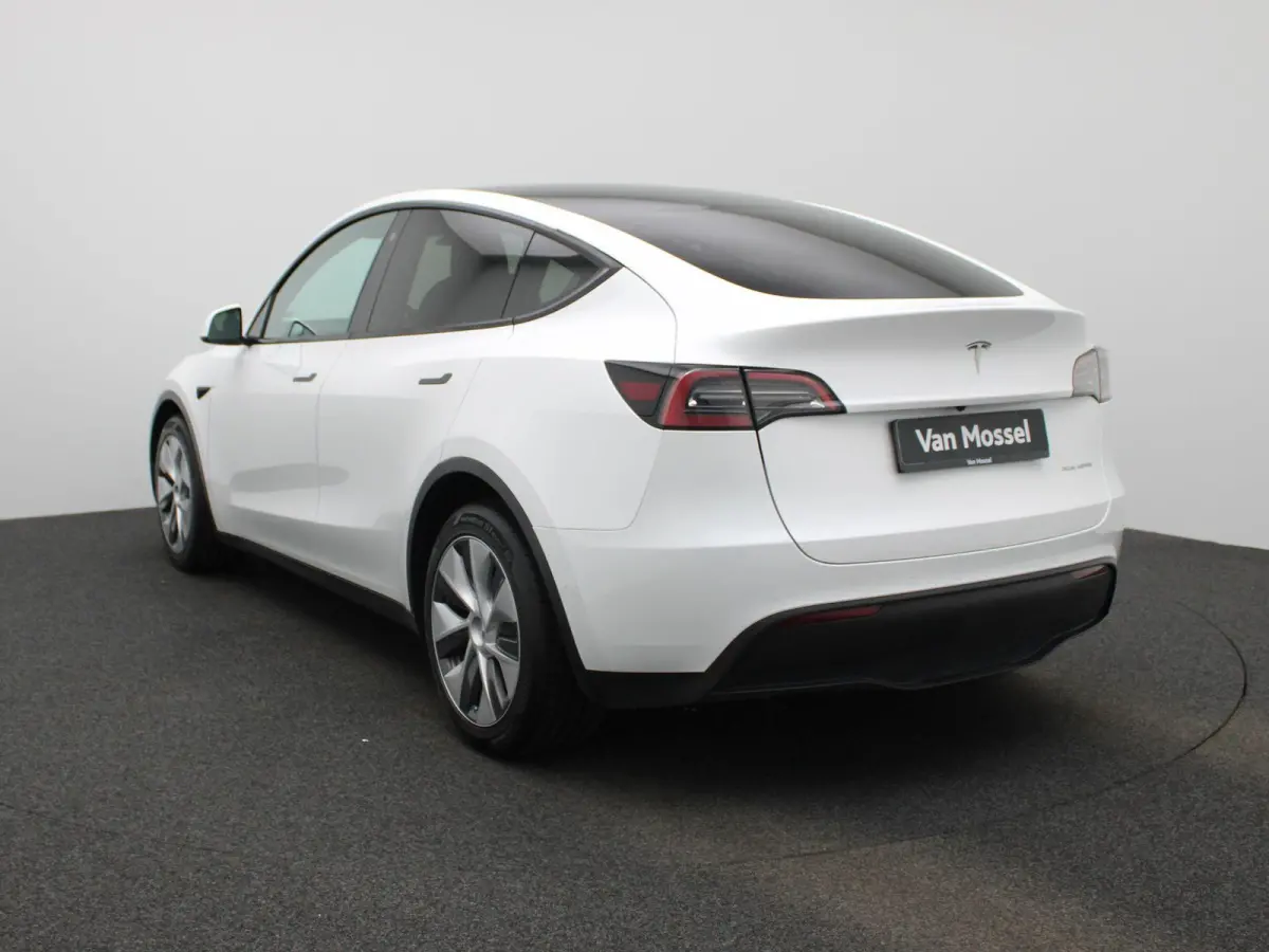 Long Range AWD 75 kWh | Automaat | Stoelverwarming | Panoramadak | Parkeersensoren | Achteruitrijcamera |