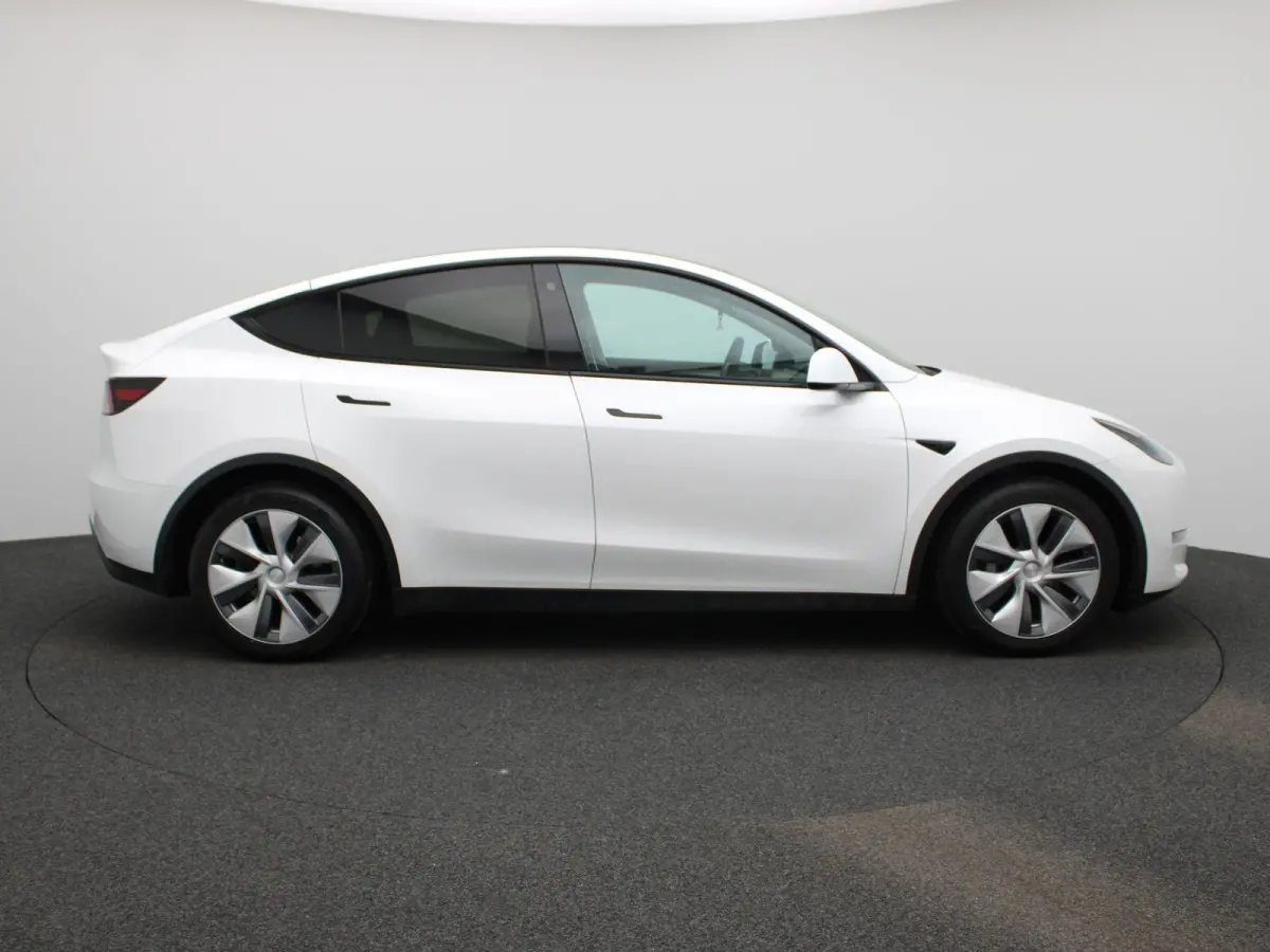 Long Range AWD 75 kWh | Automaat | Stoelverwarming | Panoramadak | Parkeersensoren | Achteruitrijcamera |