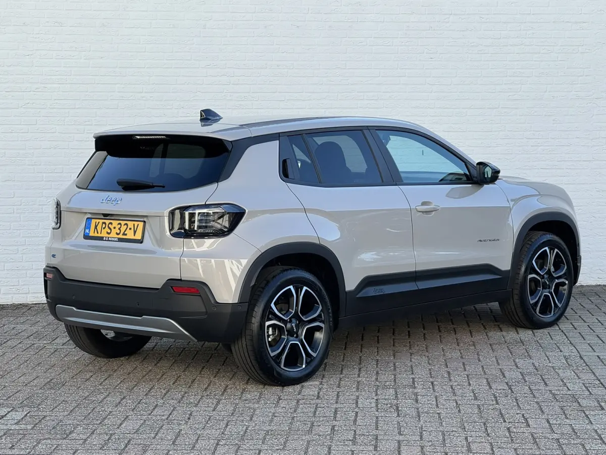 Summit 54 kWh SOH 96% Clima Camera Carplay Adaptive Cruise PDC voor en achter Half Leder