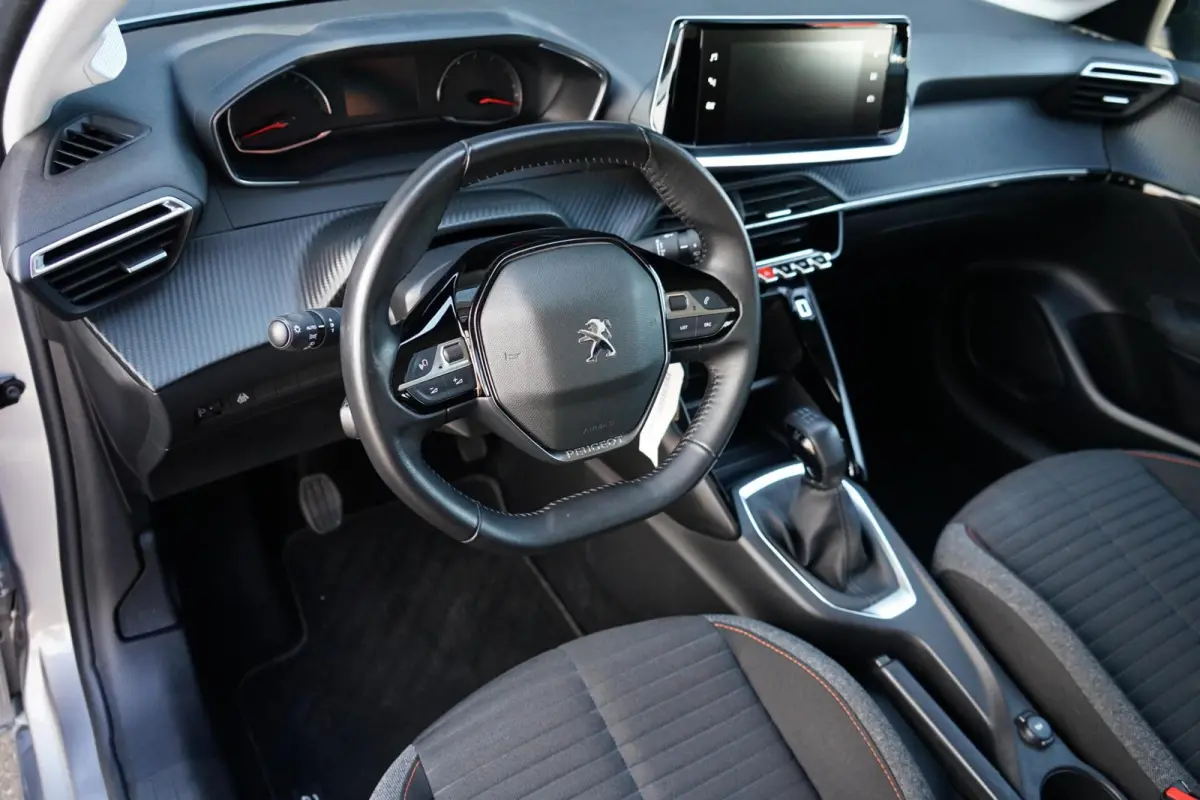 1.2 PureTech Active Pack, NL, PDC, CarPlay, LED, L.M.