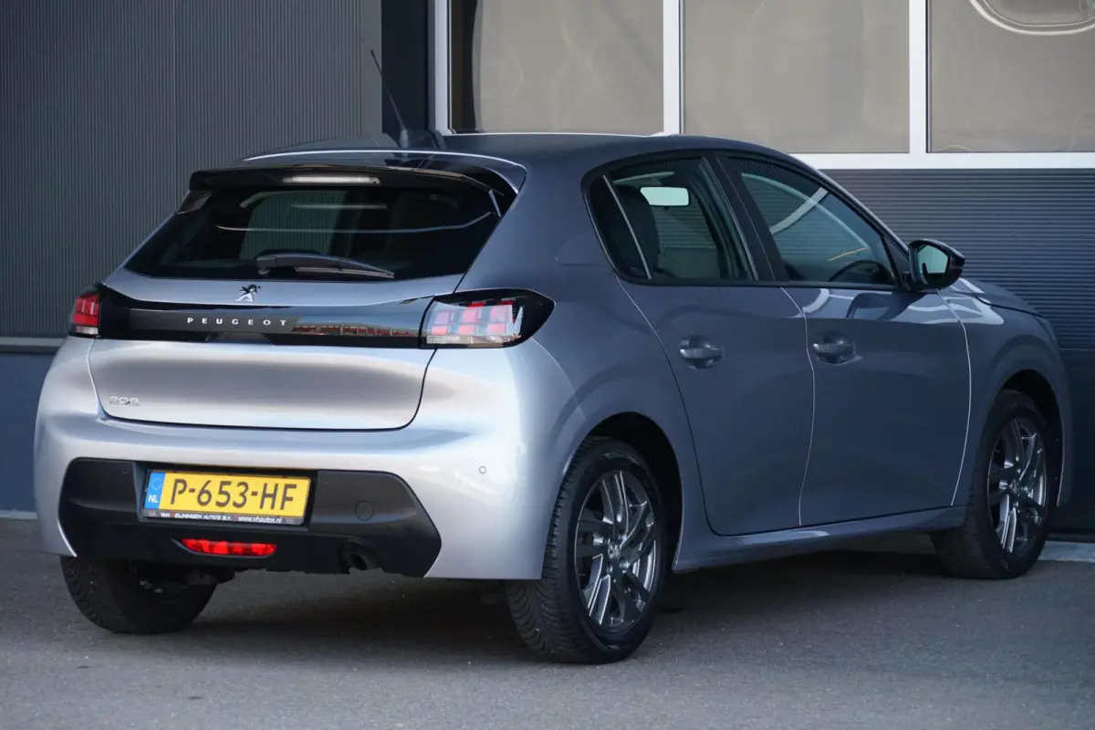 1.2 PureTech Active Pack, NL, PDC, CarPlay, LED, L.M.