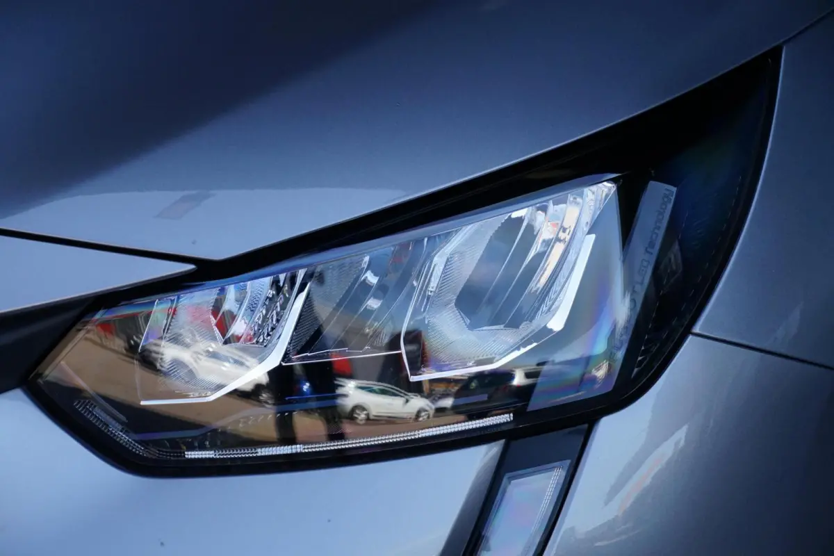 1.2 PureTech Active Pack, NL, PDC, CarPlay, LED, L.M.