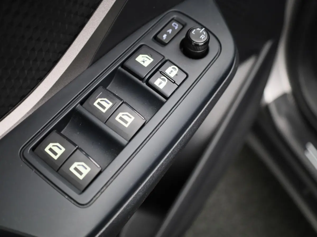 1.8 Hybrid Active | Automaat | Apple Carplay / Android Auto | Achteruitrijcamera | Adaptief Cruise Control | Parkeersensoren |