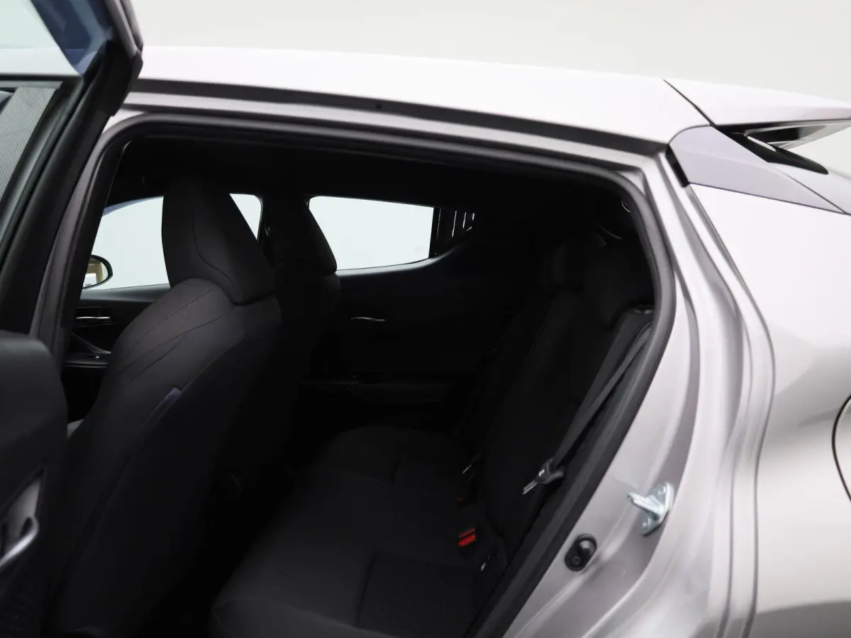 1.8 Hybrid Active | Automaat | Apple Carplay / Android Auto | Achteruitrijcamera | Adaptief Cruise Control | Parkeersensoren |