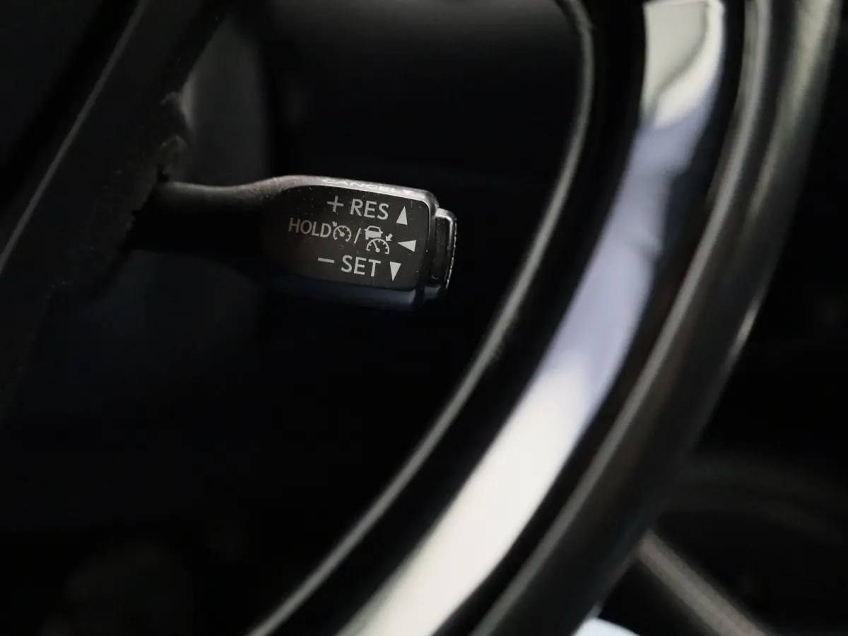 1.8 Hybrid Active | Automaat | Apple Carplay / Android Auto | Achteruitrijcamera | Adaptief Cruise Control | Parkeersensoren |