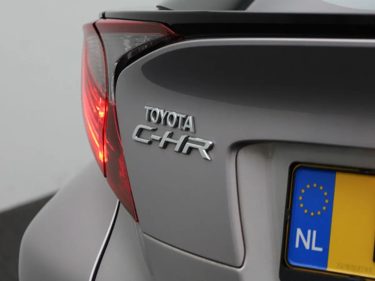 1.8 Hybrid Active | Automaat | Apple Carplay / Android Auto | Achteruitrijcamera | Adaptief Cruise Control | Parkeersensoren |