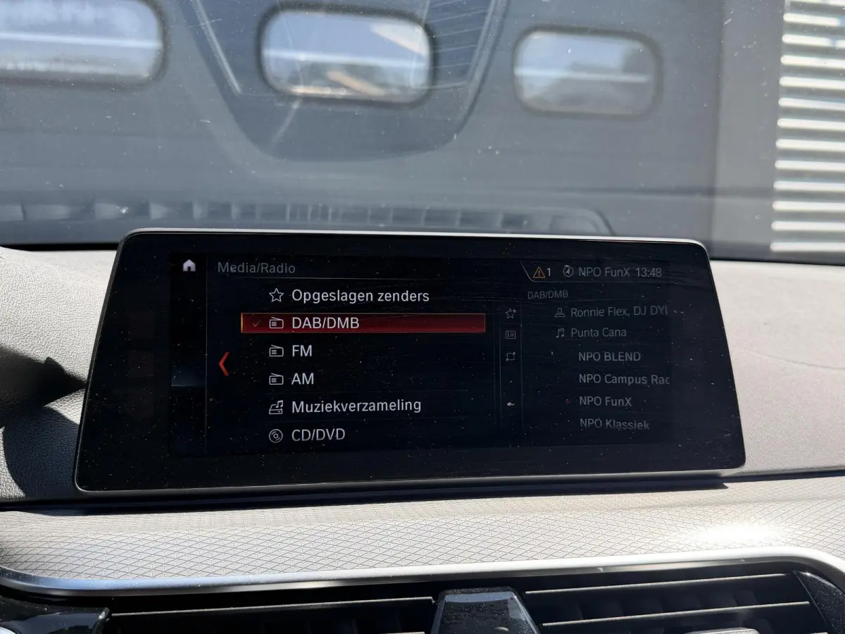 520d Executive M-Sport | Camera | Harmon Kardon | Navigatie | Elektrische Achterklep | 19 Inch Lichtmetalen Velgen |