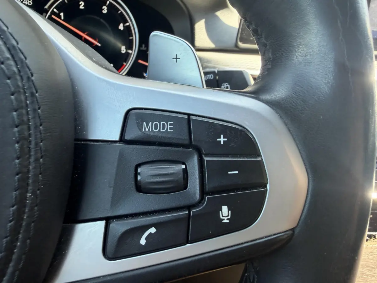 520d Executive M-Sport | Camera | Harmon Kardon | Navigatie | Elektrische Achterklep | 19 Inch Lichtmetalen Velgen |