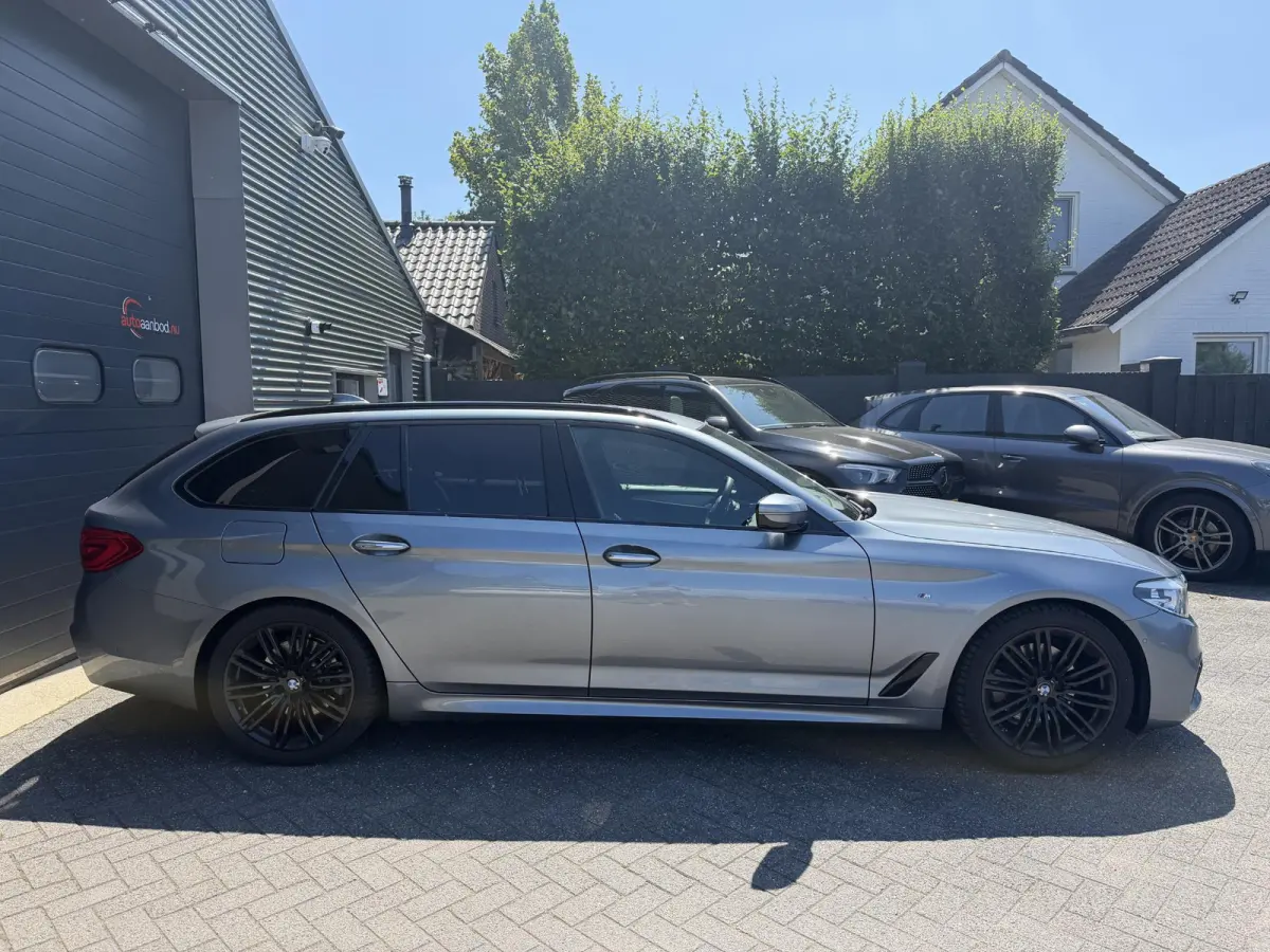520d Executive M-Sport | Camera | Harmon Kardon | Navigatie | Elektrische Achterklep | 19 Inch Lichtmetalen Velgen |
