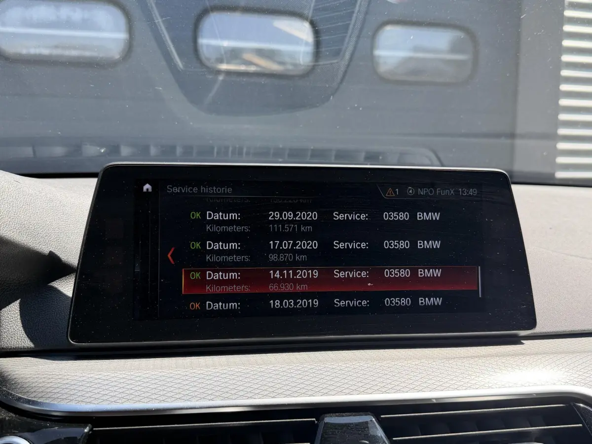 520d Executive M-Sport | Camera | Harmon Kardon | Navigatie | Elektrische Achterklep | 19 Inch Lichtmetalen Velgen |