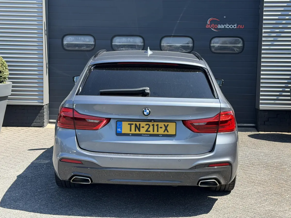 520d Executive M-Sport | Camera | Harmon Kardon | Navigatie | Elektrische Achterklep | 19 Inch Lichtmetalen Velgen |