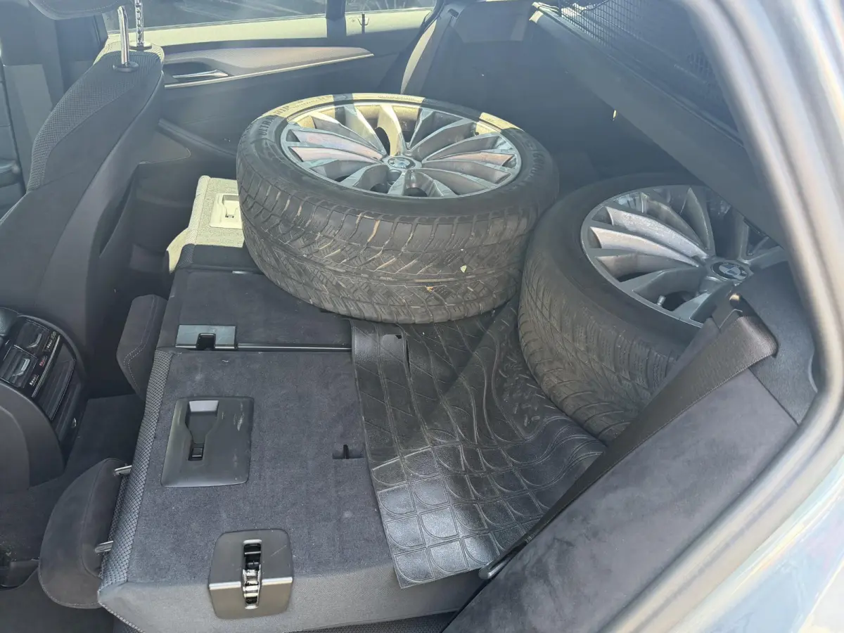 520d Executive M-Sport | Camera | Harmon Kardon | Navigatie | Elektrische Achterklep | 19 Inch Lichtmetalen Velgen |