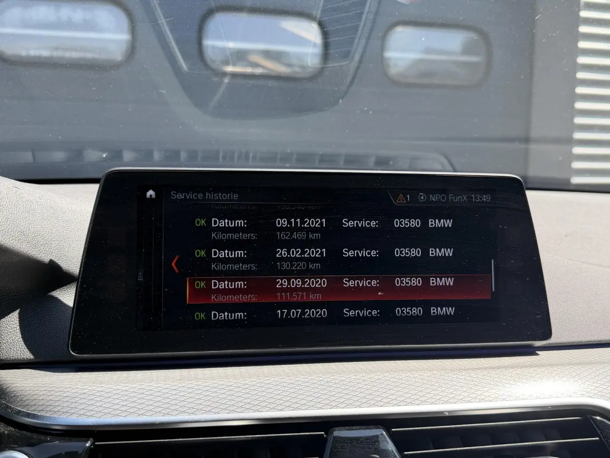 520d Executive M-Sport | Camera | Harmon Kardon | Navigatie | Elektrische Achterklep | 19 Inch Lichtmetalen Velgen |