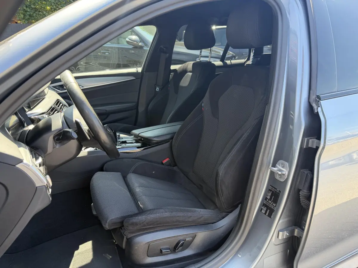 520d Executive M-Sport | Camera | Harmon Kardon | Navigatie | Elektrische Achterklep | 19 Inch Lichtmetalen Velgen |