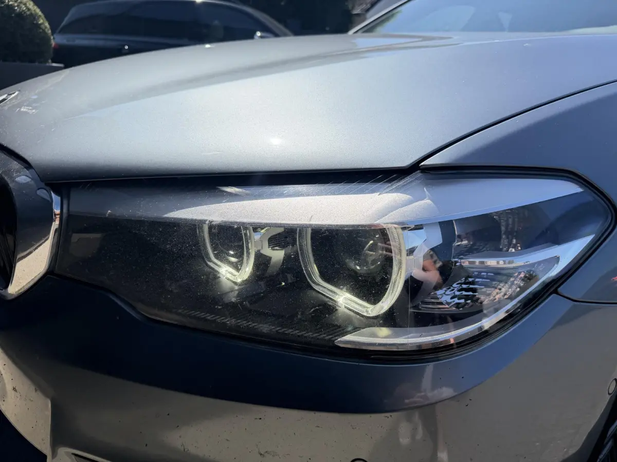 520d Executive M-Sport | Camera | Harmon Kardon | Navigatie | Elektrische Achterklep | 19 Inch Lichtmetalen Velgen |