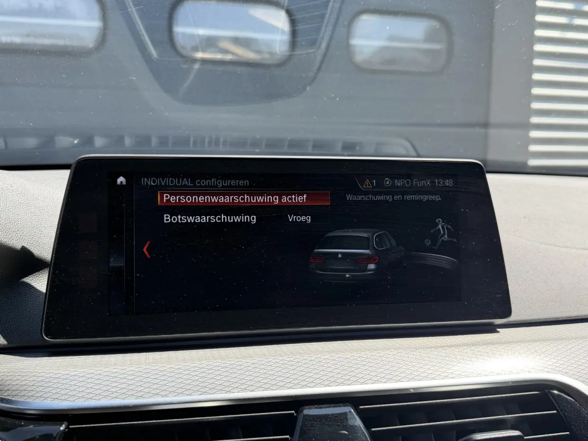 520d Executive M-Sport | Camera | Harmon Kardon | Navigatie | Elektrische Achterklep | 19 Inch Lichtmetalen Velgen |