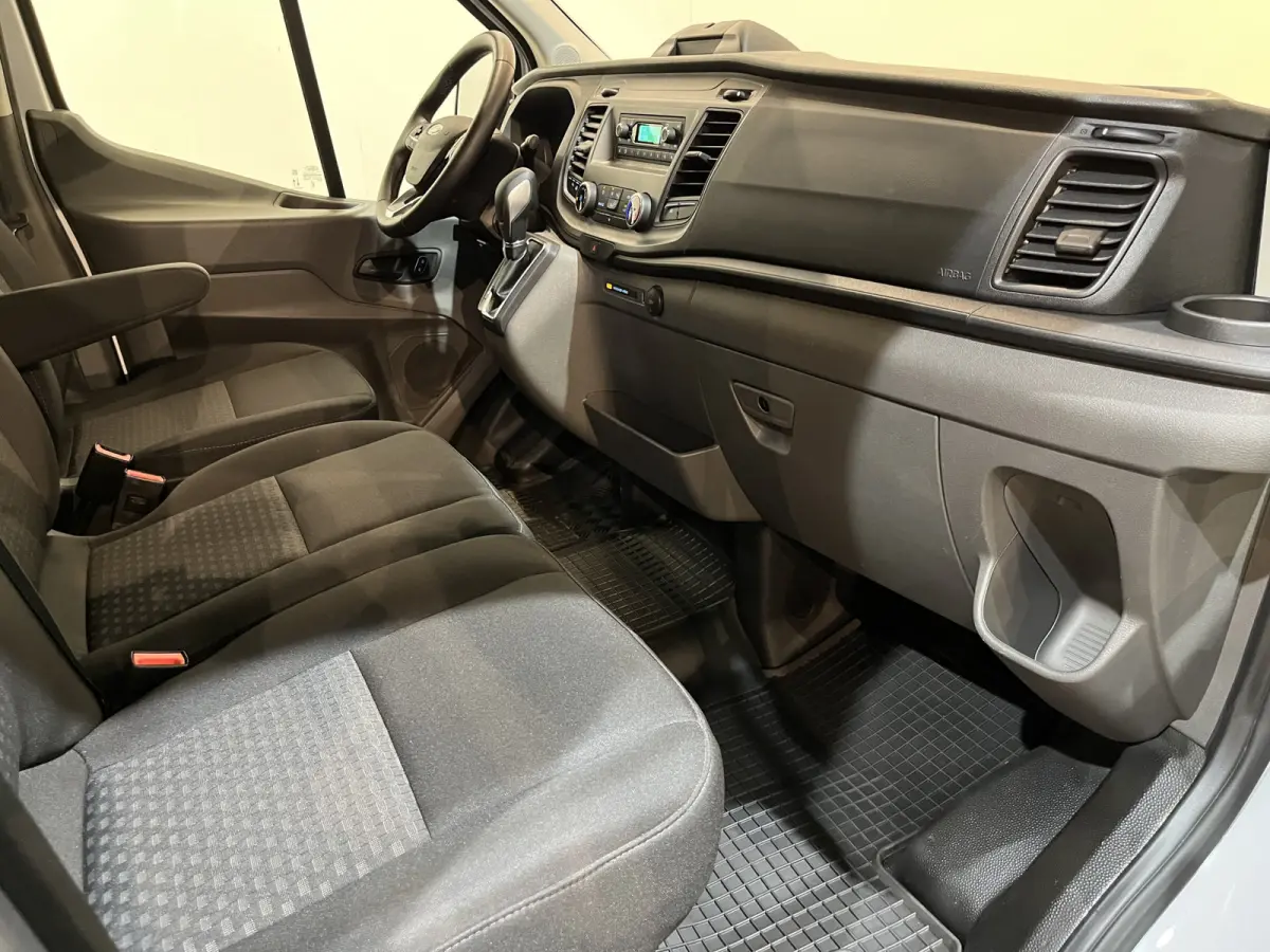 350 2.0 TDCI L3H2 Trend 130 PK Automaat / Euro 6 / Airco / Cruise Control / PDC / 3-Zits 43.000 KM !!