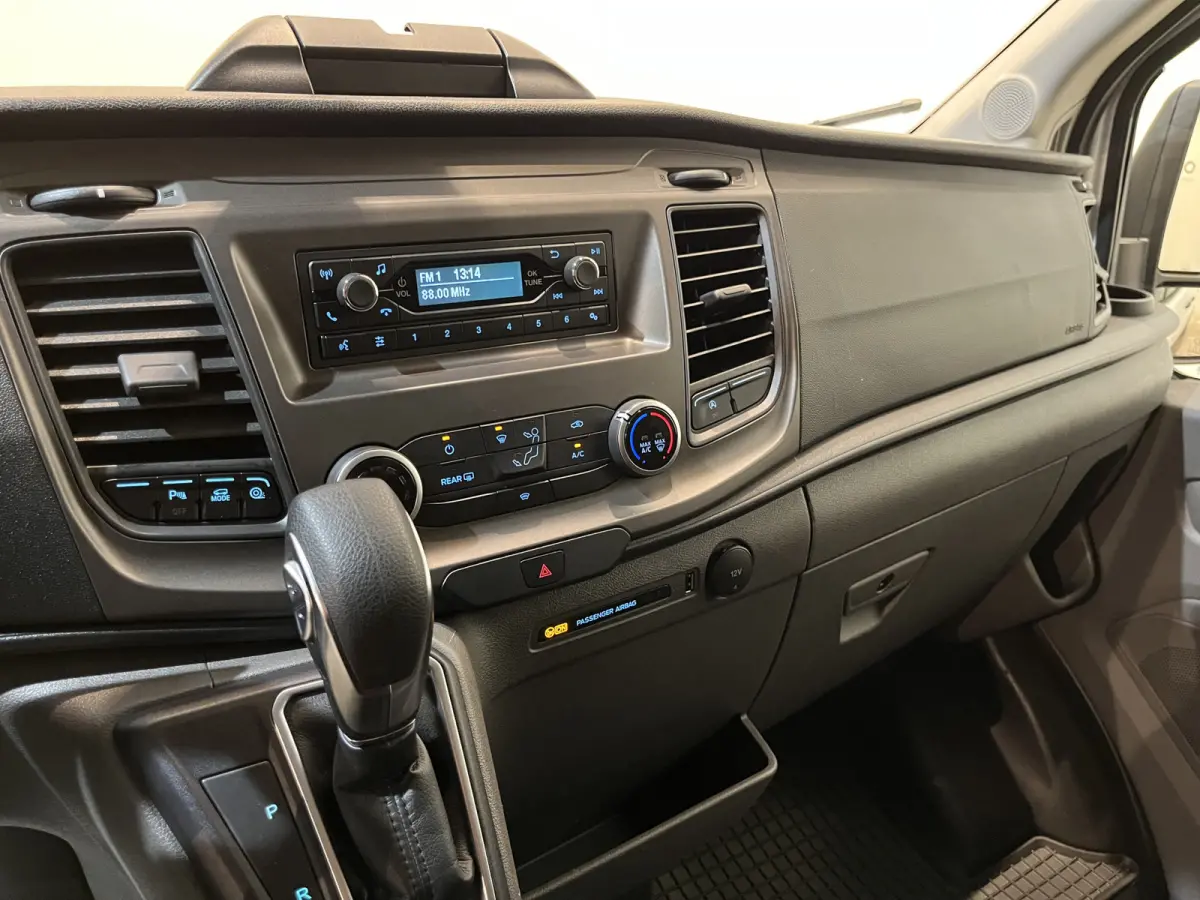 350 2.0 TDCI L3H2 Trend 130 PK Automaat / Euro 6 / Airco / Cruise Control / PDC / 3-Zits 43.000 KM !!