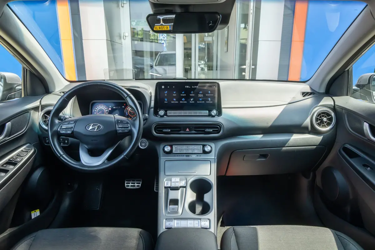 EV Fashion 64 kWh | Camera | Stoelverwarmig | Cruise control adaptief | Head-up display | Dodehoek detectie | Digitaal dashboard | Apple Carplay/Android Auto | Achteruitrijcamera | Apple Car