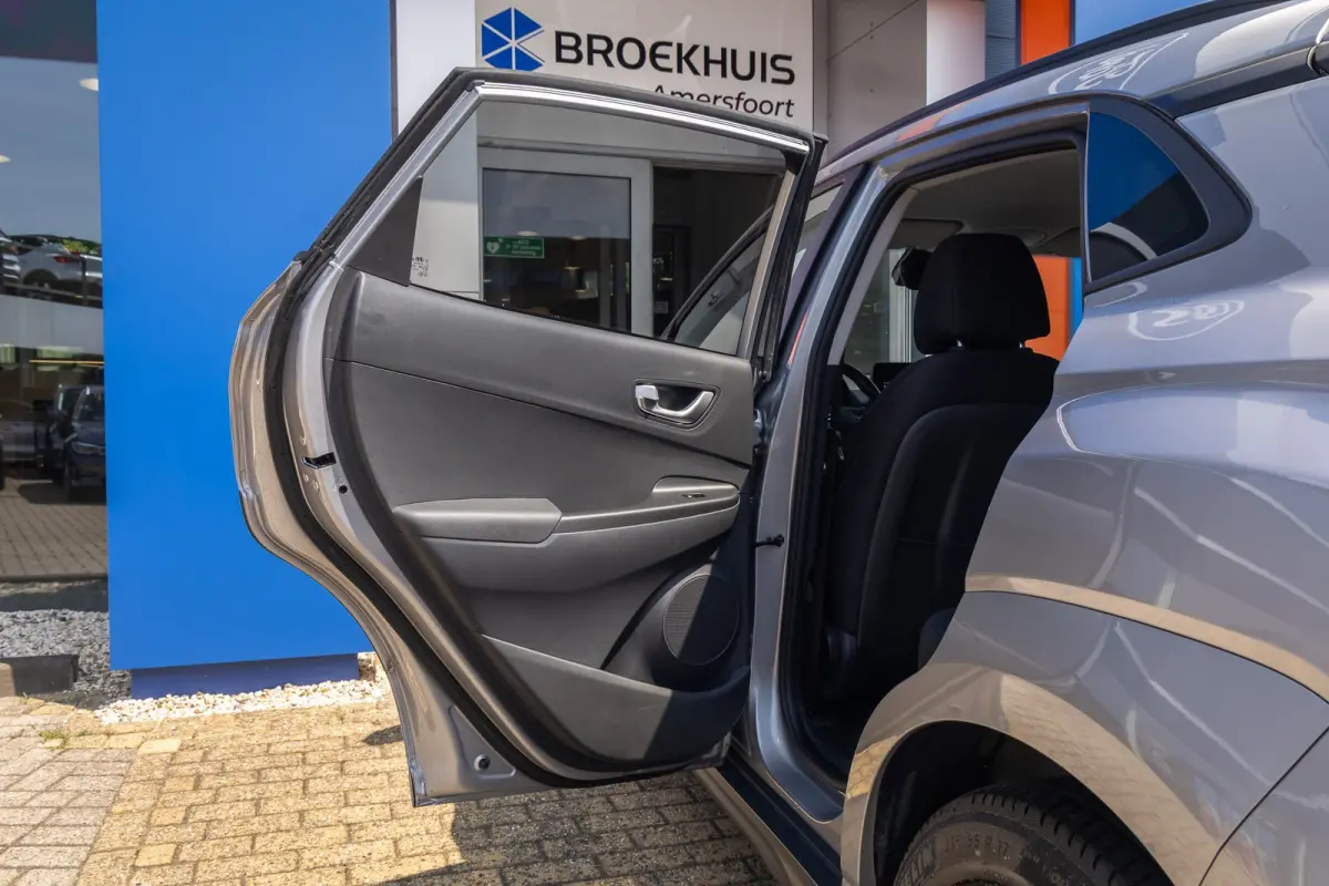 EV Fashion 64 kWh | Camera | Stoelverwarmig | Cruise control adaptief | Head-up display | Dodehoek detectie | Digitaal dashboard | Apple Carplay/Android Auto | Achteruitrijcamera | Apple Car