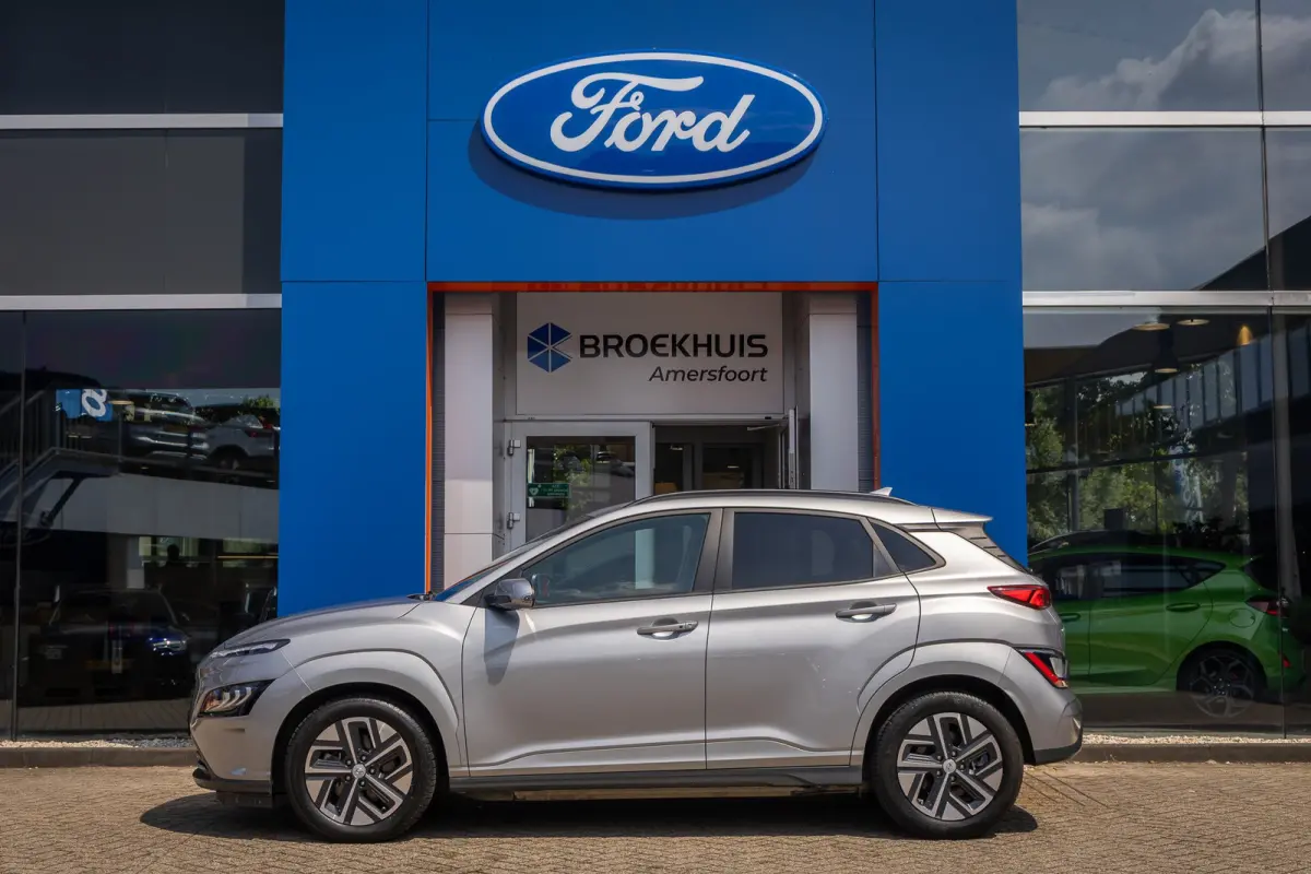 EV Fashion 64 kWh | Camera | Stoelverwarmig | Cruise control adaptief | Head-up display | Dodehoek detectie | Digitaal dashboard | Apple Carplay/Android Auto | Achteruitrijcamera | Apple Car