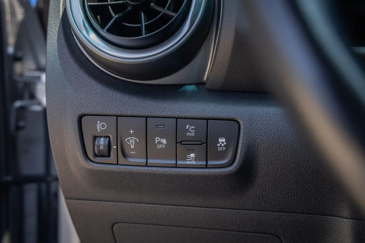 EV Fashion 64 kWh | Camera | Stoelverwarmig | Cruise control adaptief | Head-up display | Dodehoek detectie | Digitaal dashboard | Apple Carplay/Android Auto | Achteruitrijcamera | Apple Car