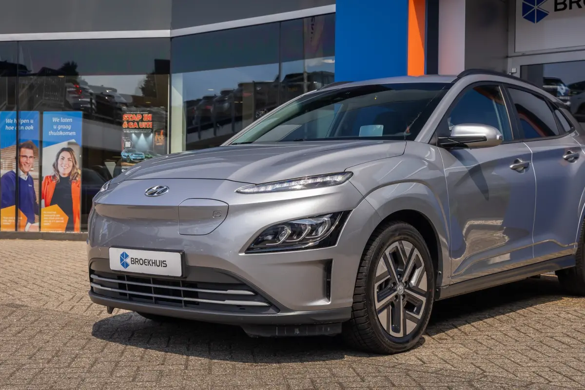 EV Fashion 64 kWh | Camera | Stoelverwarmig | Cruise control adaptief | Head-up display | Dodehoek detectie | Digitaal dashboard | Apple Carplay/Android Auto | Achteruitrijcamera | Apple Car